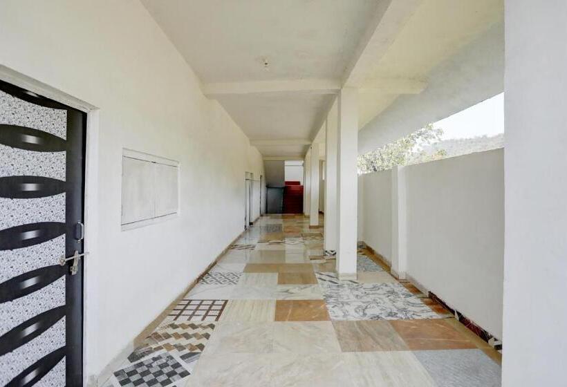 Oyo Flagship Hotel Dimna Lake