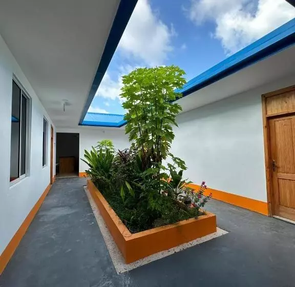 پانسیون The Happiness Sun Suites