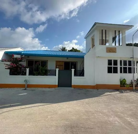 پانسیون The Happiness Sun Suites