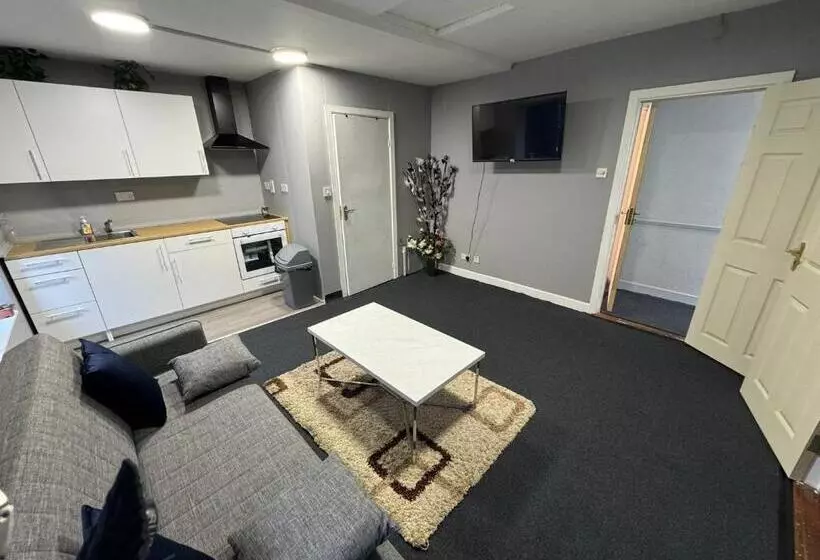 ベッドアンドブレックファースト Habibi House