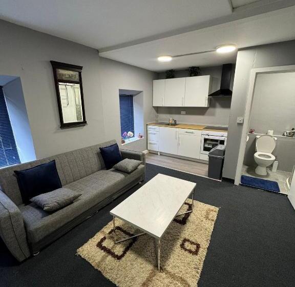 ベッドアンドブレックファースト Habibi House