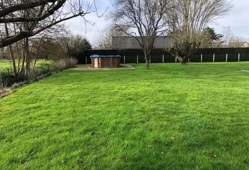 Aamiaismajoitus (B&B) Le Moulin De Montinault