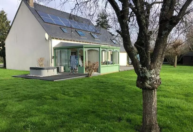 Aamiaismajoitus (B&B) Le Moulin De Montinault