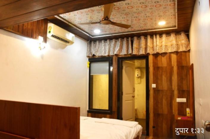 تختخواب و صبحانه Sun Nisarg Blue Resort And Cottage Alibag Varsoli Bech Road