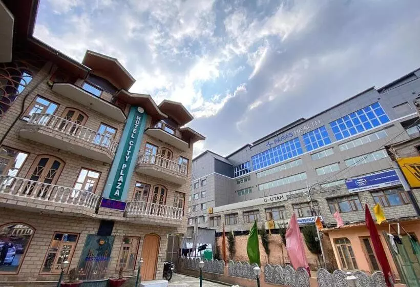 ホテル City Plaza, Srinagar