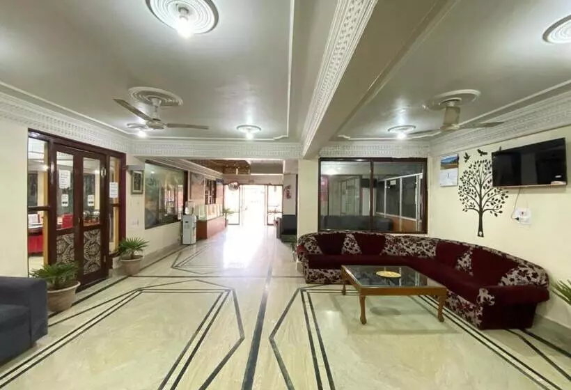 ホテル City Plaza, Srinagar