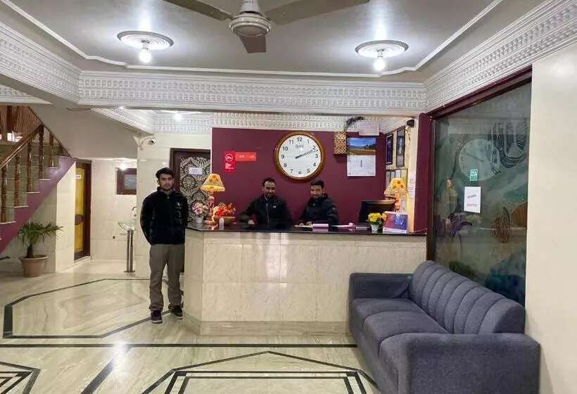 ホテル City Plaza, Srinagar