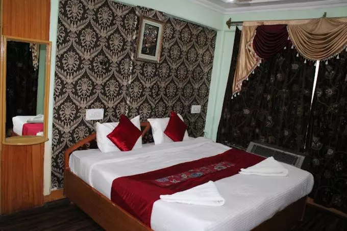 ホテル City Plaza, Srinagar