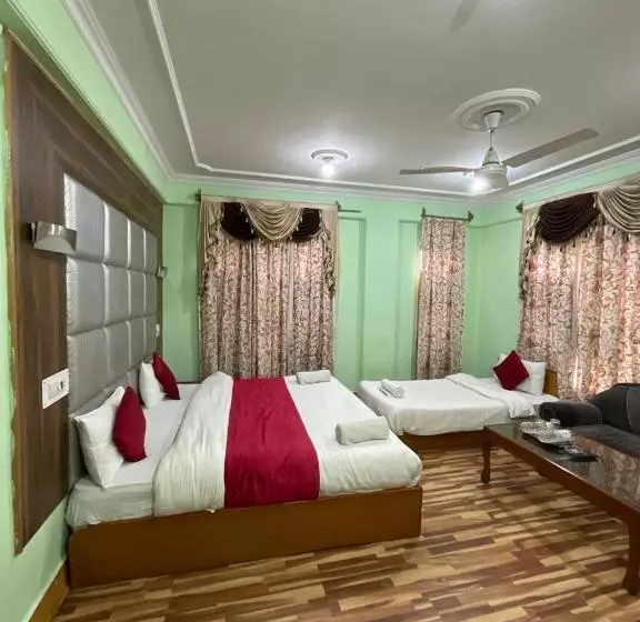 ホテル City Plaza, Srinagar