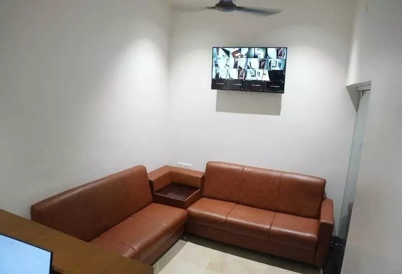 Hotelli Goldeye S Inn