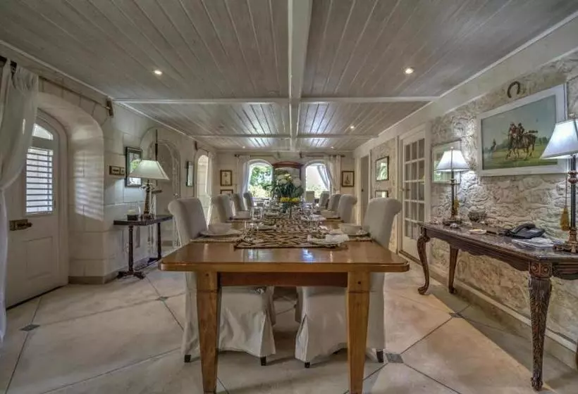 هتل La Hacienda Bellevue