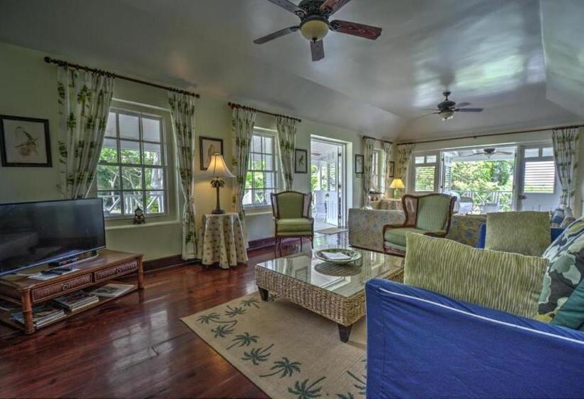 هتل La Hacienda Bellevue