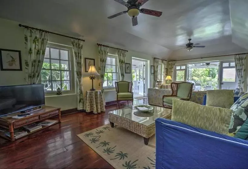 هتل La Hacienda Bellevue