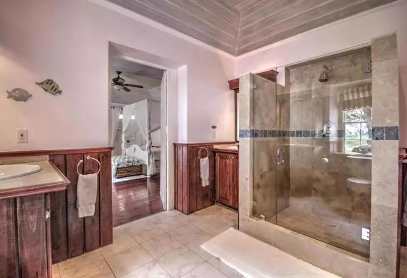 هتل La Hacienda Bellevue