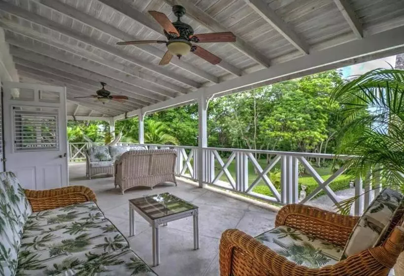 هتل La Hacienda Bellevue