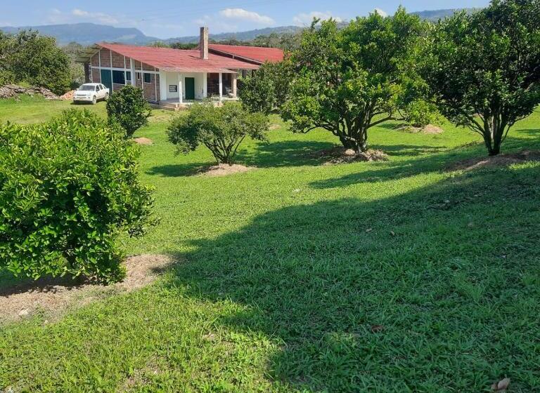 בית מלון כפרי Hacienda Rosa Franca