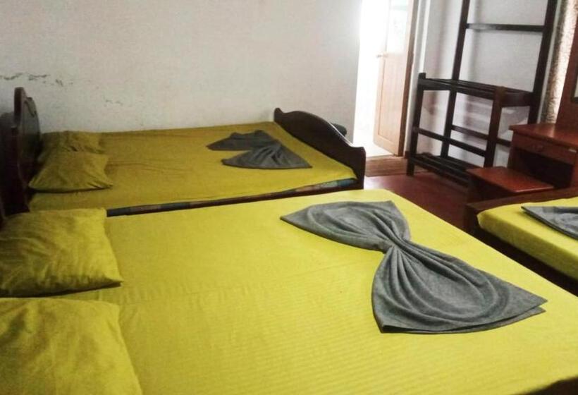 בית מלון כפרי Riverston Hub