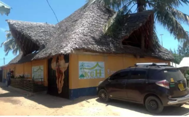 پانسیون Karemi’s Lounge Bar & Guesthouse