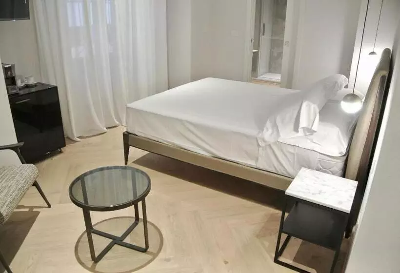 پانسیون The Old Palace Luxury Suites Signoria