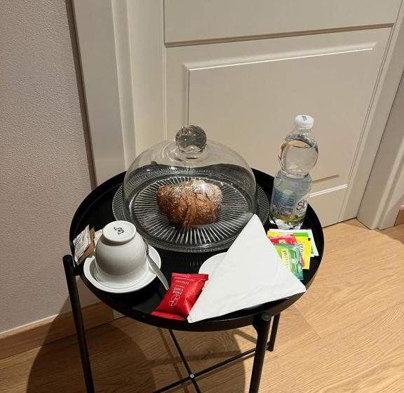 پانسیون The Old Palace  Luxury Suites Signoria