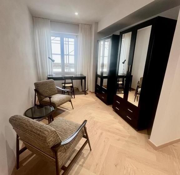 پانسیون The Old Palace  Luxury Suites Signoria