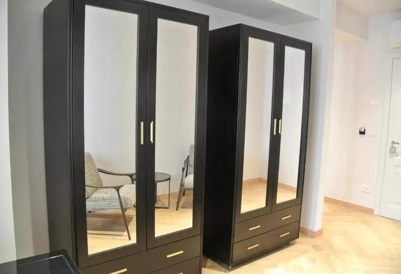 پانسیون The Old Palace Luxury Suites Signoria