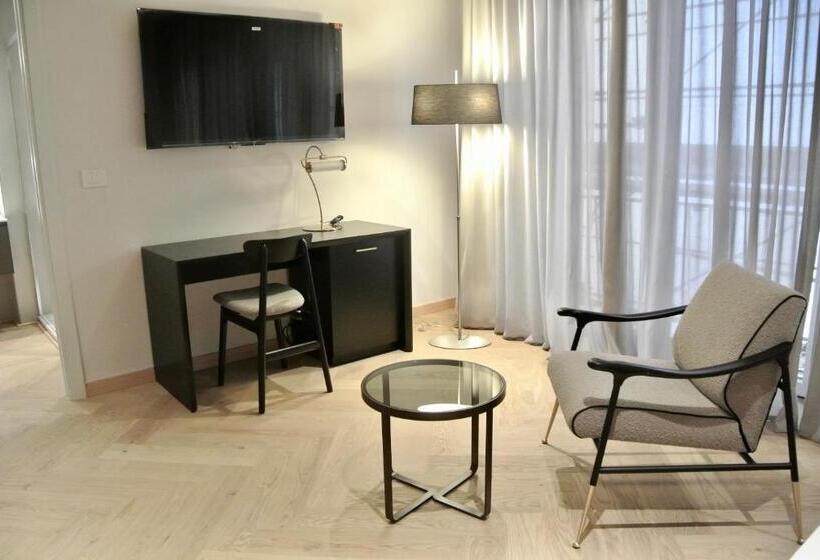 پانسیون The Old Palace  Luxury Suites Signoria