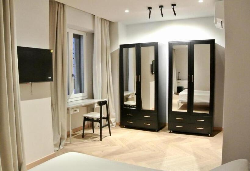 پانسیون The Old Palace  Luxury Suites Signoria