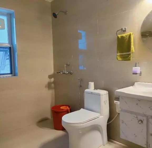 Majatalo Van Mahal Himalayas