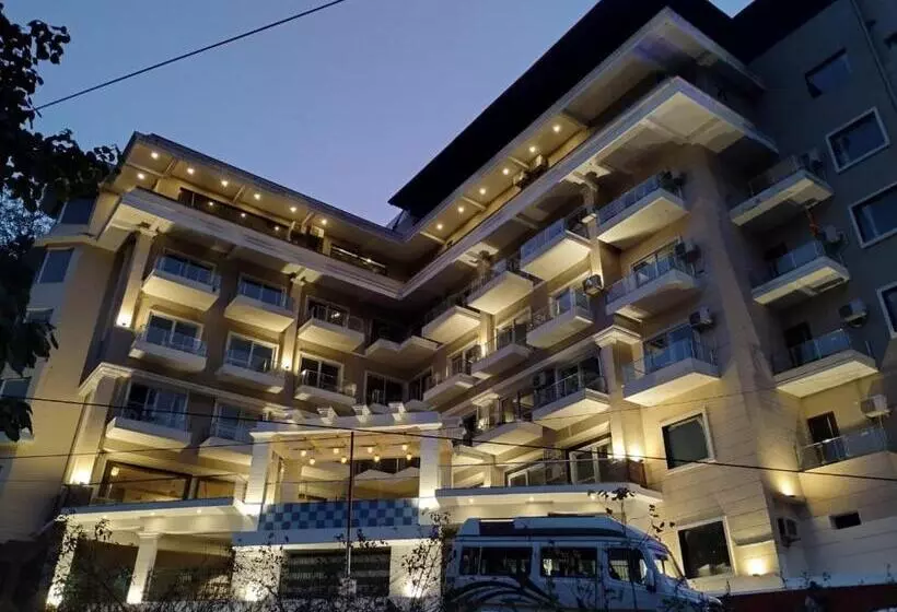 Stone Wood Hotel, Rishikesh