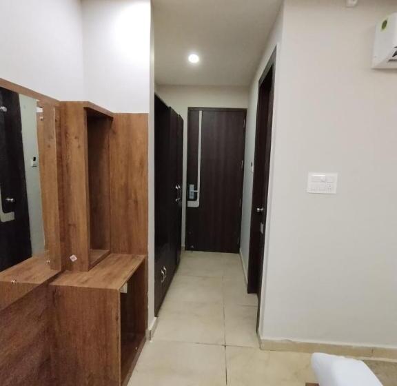 Stone Wood Hotel, Rishikesh