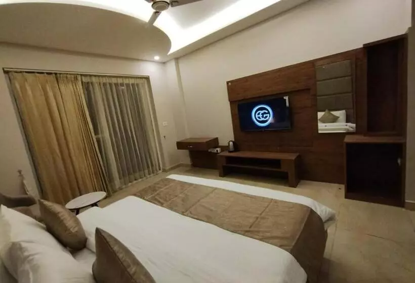 Stone Wood Hotel, Rishikesh