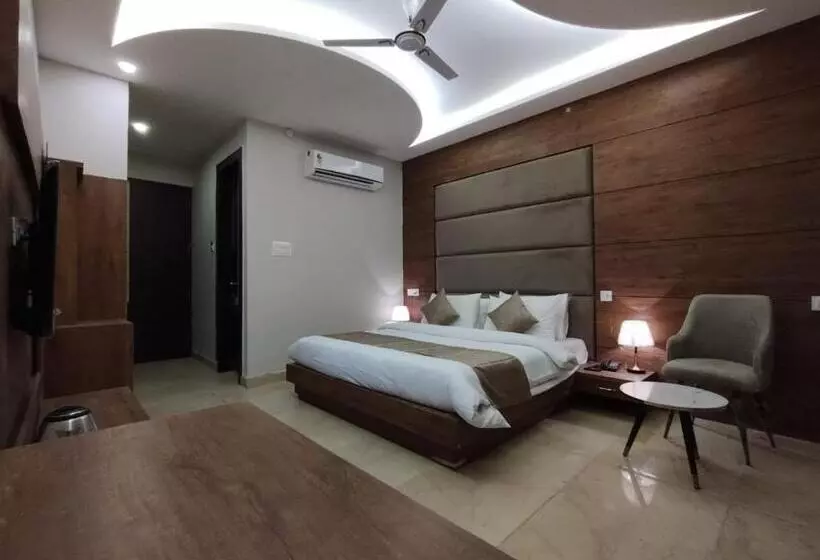 Stone Wood Hotel, Rishikesh