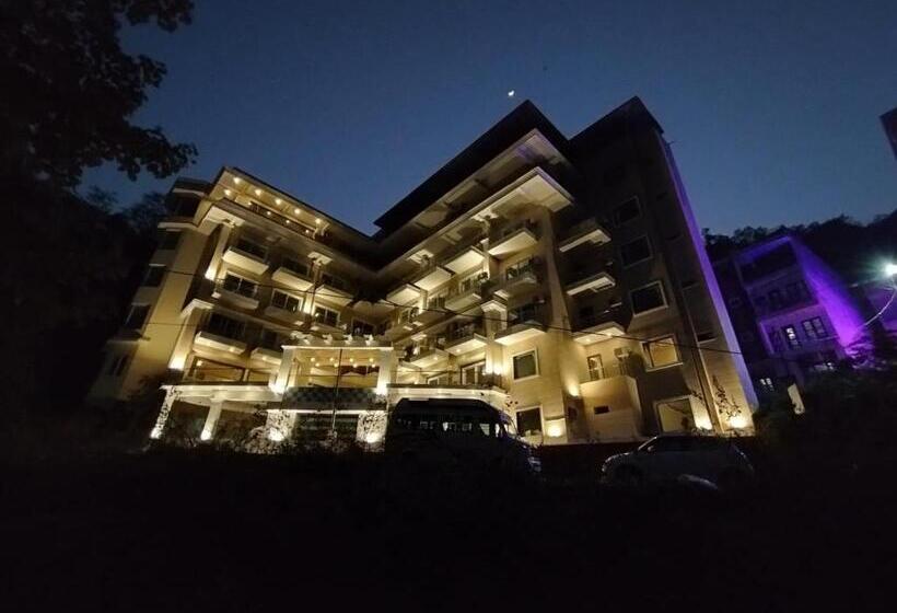 Stone Wood Hotel, Rishikesh