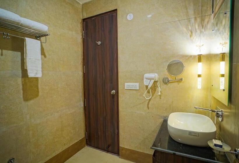 Stone Wood Hotel, Rishikesh