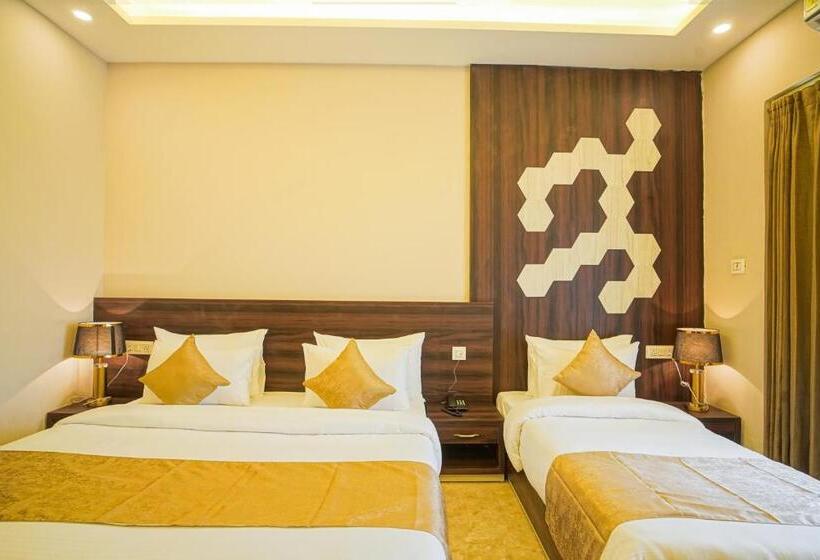 Stone Wood Hotel, Rishikesh