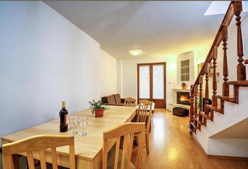 Aparthotel Raikov Ski Lodge