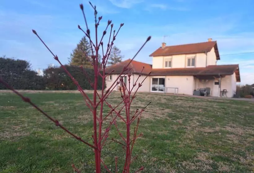 Aamiaismajoitus (B&B) Le Chemin Des Bérands Chambres D Hôtes Renaison