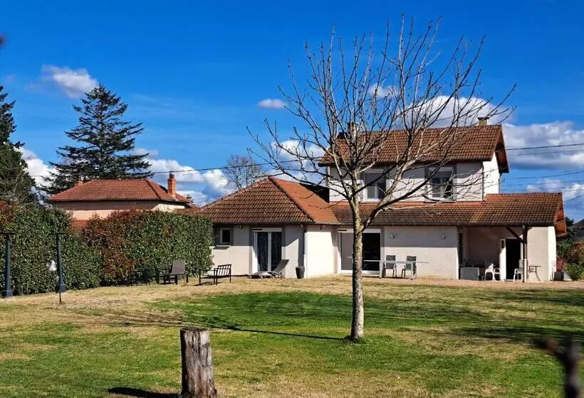 Aamiaismajoitus (B&B) Le Chemin Des Bérands Chambres D Hôtes Renaison