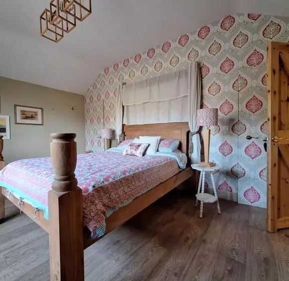 ベッドアンドブレックファースト Private Suite At Llanddinog House Near Solva