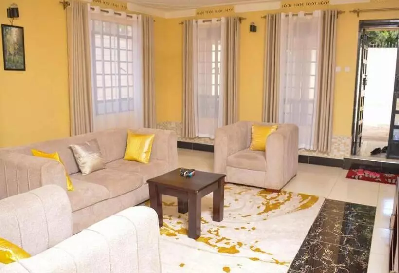 تختخواب و صبحانه S&n Airbnb Busia