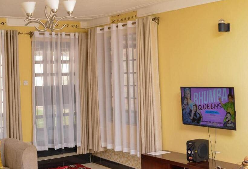 تختخواب و صبحانه S&n Airbnb Busia