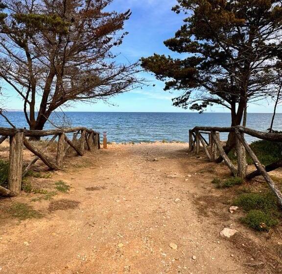 تختخواب و صبحانه Villa Mercè Empúries