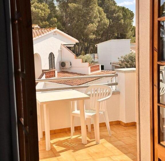 تختخواب و صبحانه Villa Mercè Empúries