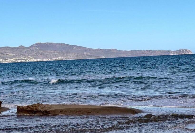 تختخواب و صبحانه Villa Mercè Empúries