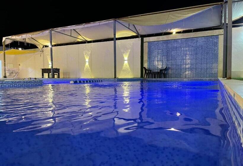 هتل شالية ومزرعة ضوء القمر