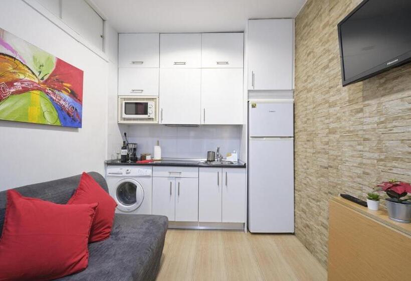 هتل Half Moon Piccadilly