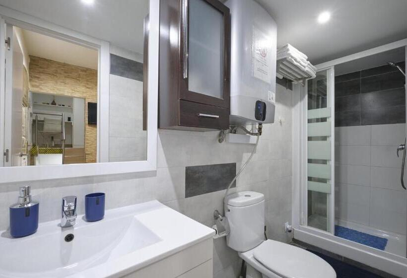 هتل Half Moon Piccadilly