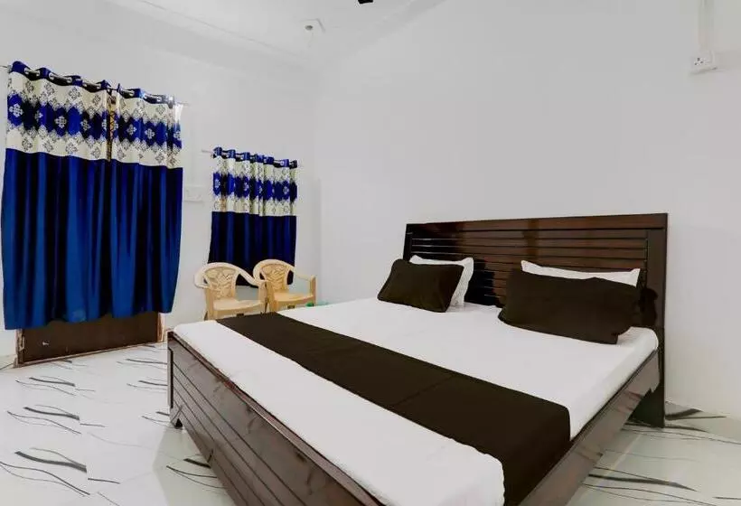 Hotelli Oyo Rd Palace