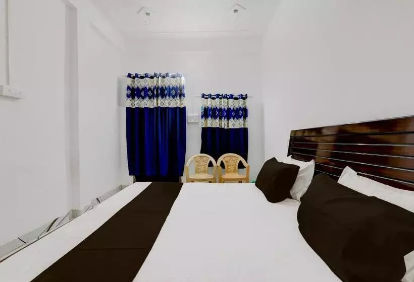 Hotelli Oyo Rd Palace
